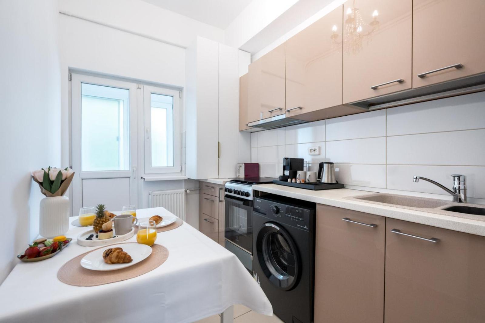 Apartament Highline Downtown Residences 6 Persons Family Bucureşti