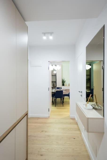 Soft Cloud 1br In Business Area Bucareste