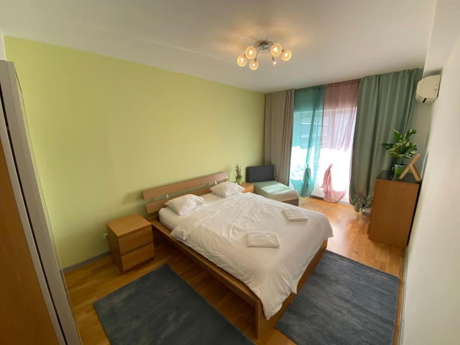 Apartamento 214 With Private Parking