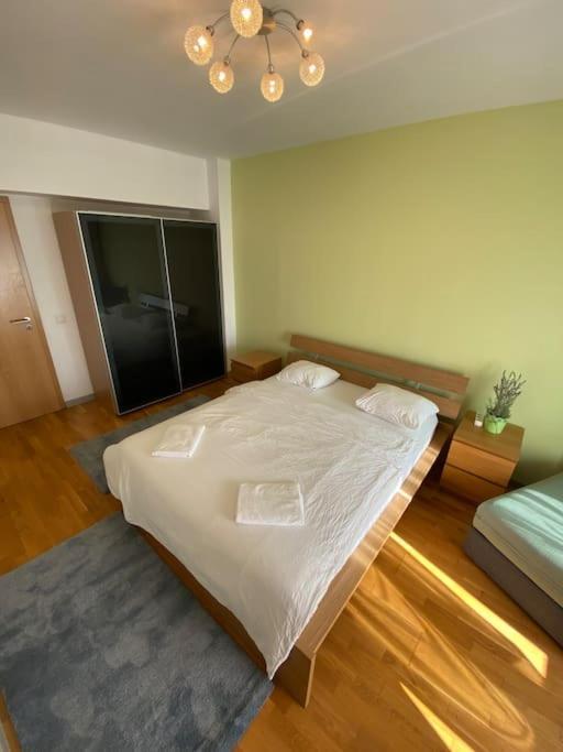 Apartamento 214 With Private Parking