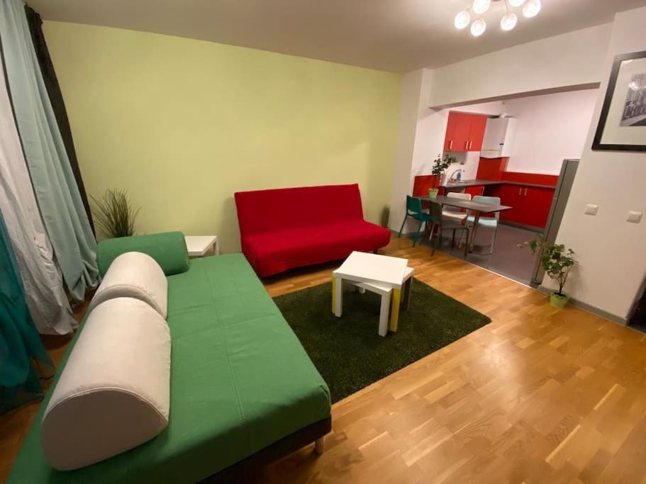 214 With Private Parking Apartamento Bucareste