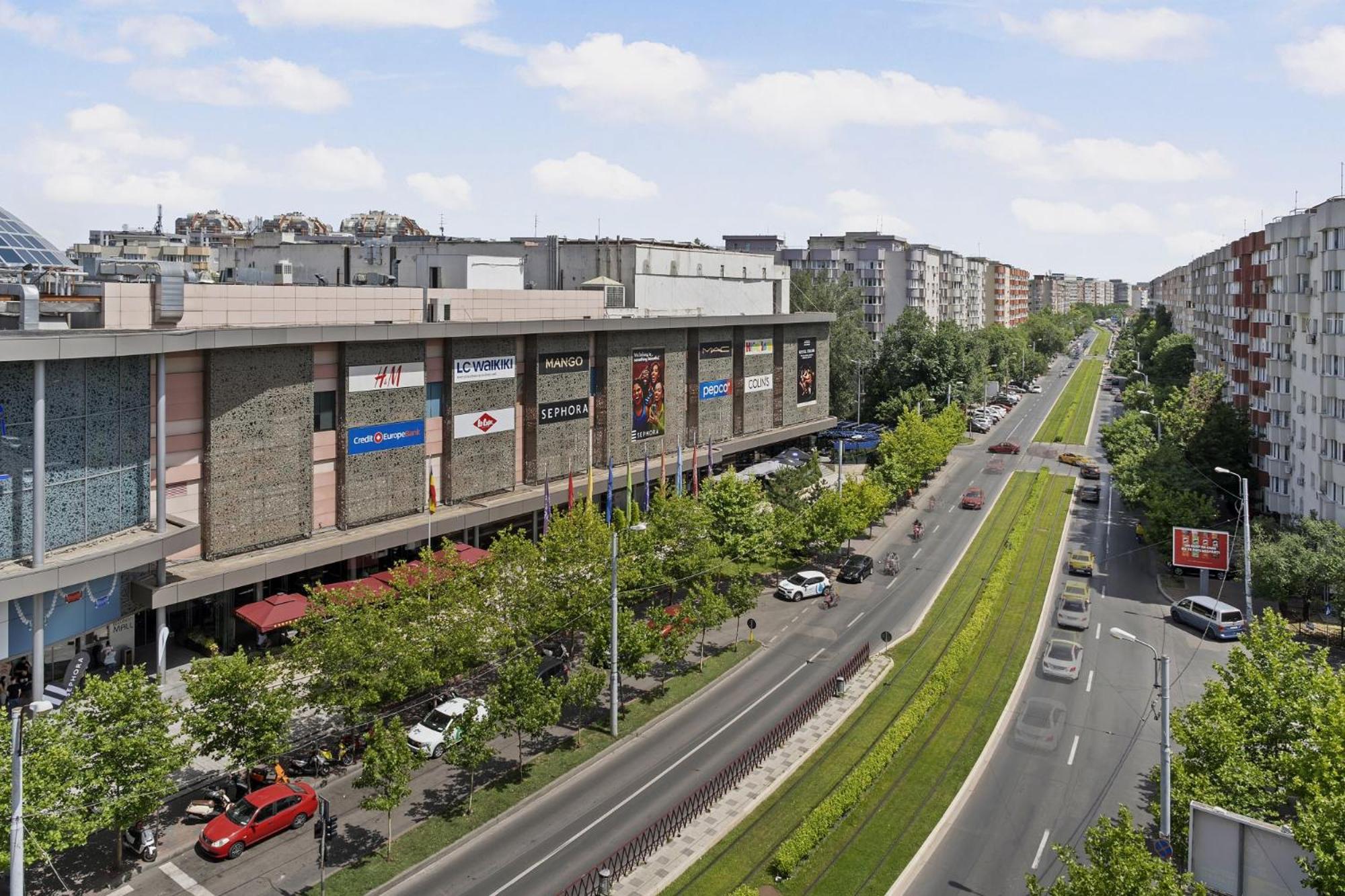 Rh - Opposite Mall, Metro, Balcony - Rh Living