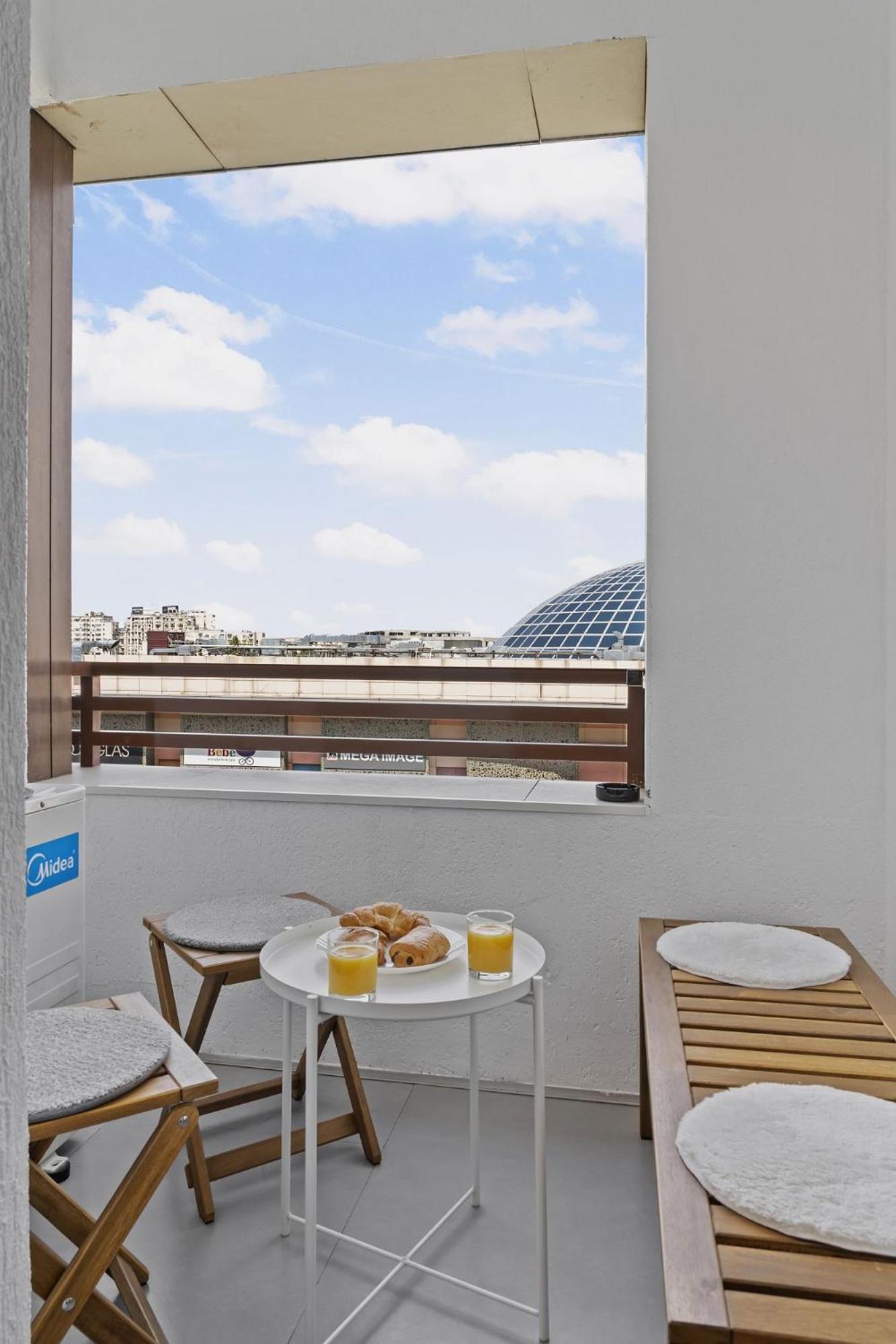 Rh - Opposite Mall, Metro, Balcony - Rh Living Bucharest