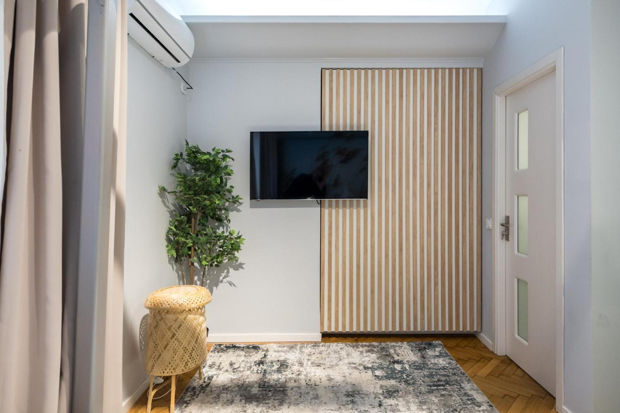 Borealis Calea Victoriei View Netflix