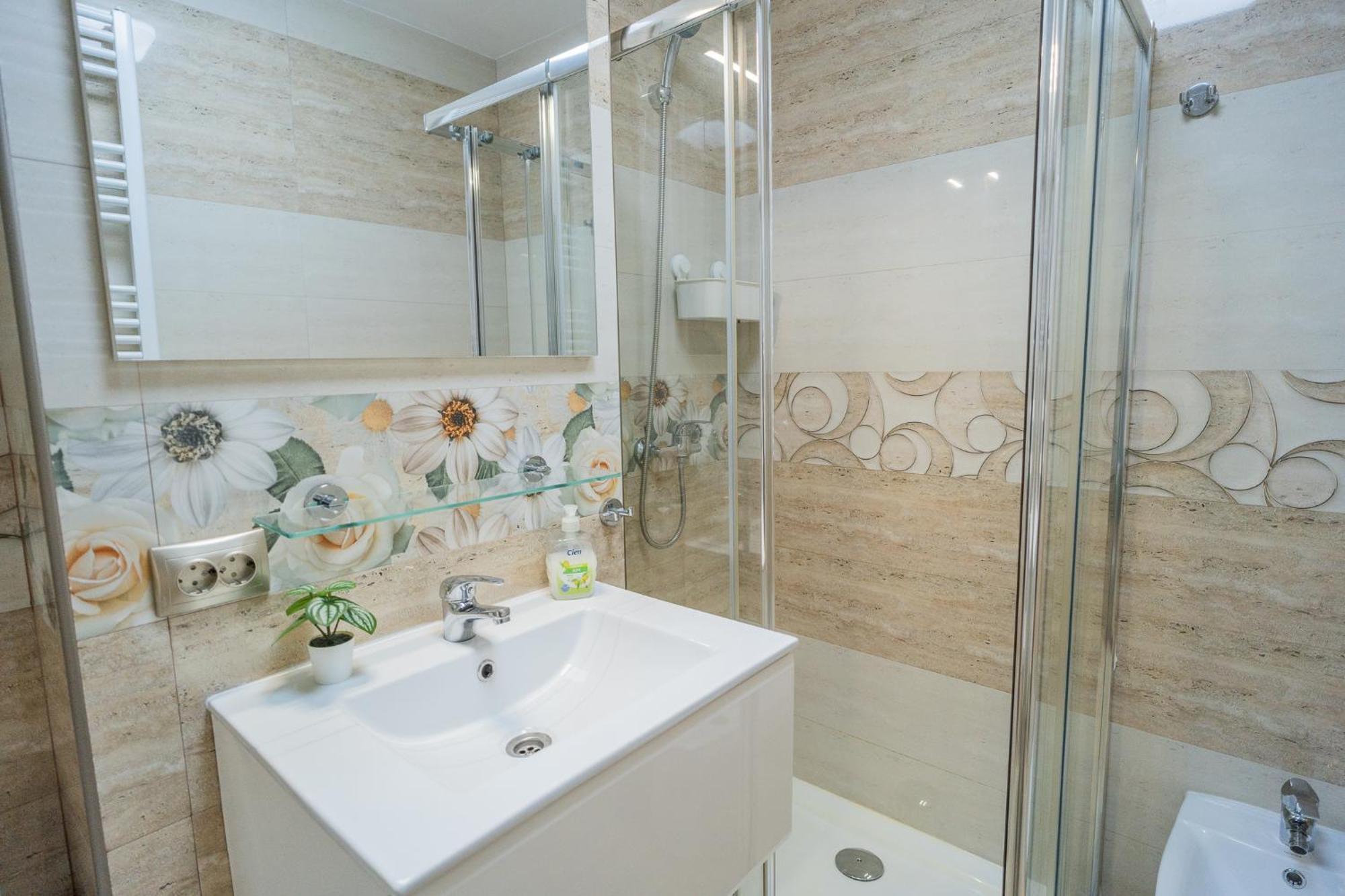 Luxury 2br On Decebal Avenue *