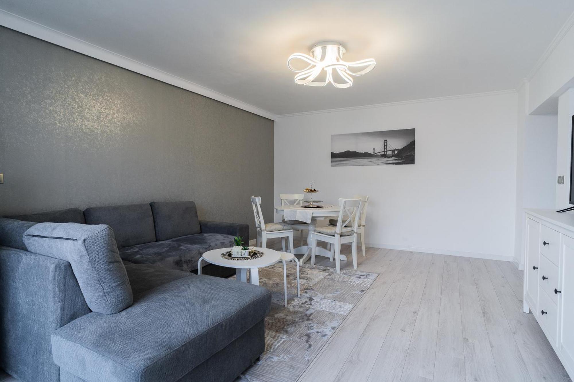 Luxury 2br On Decebal Avenue Bucharest