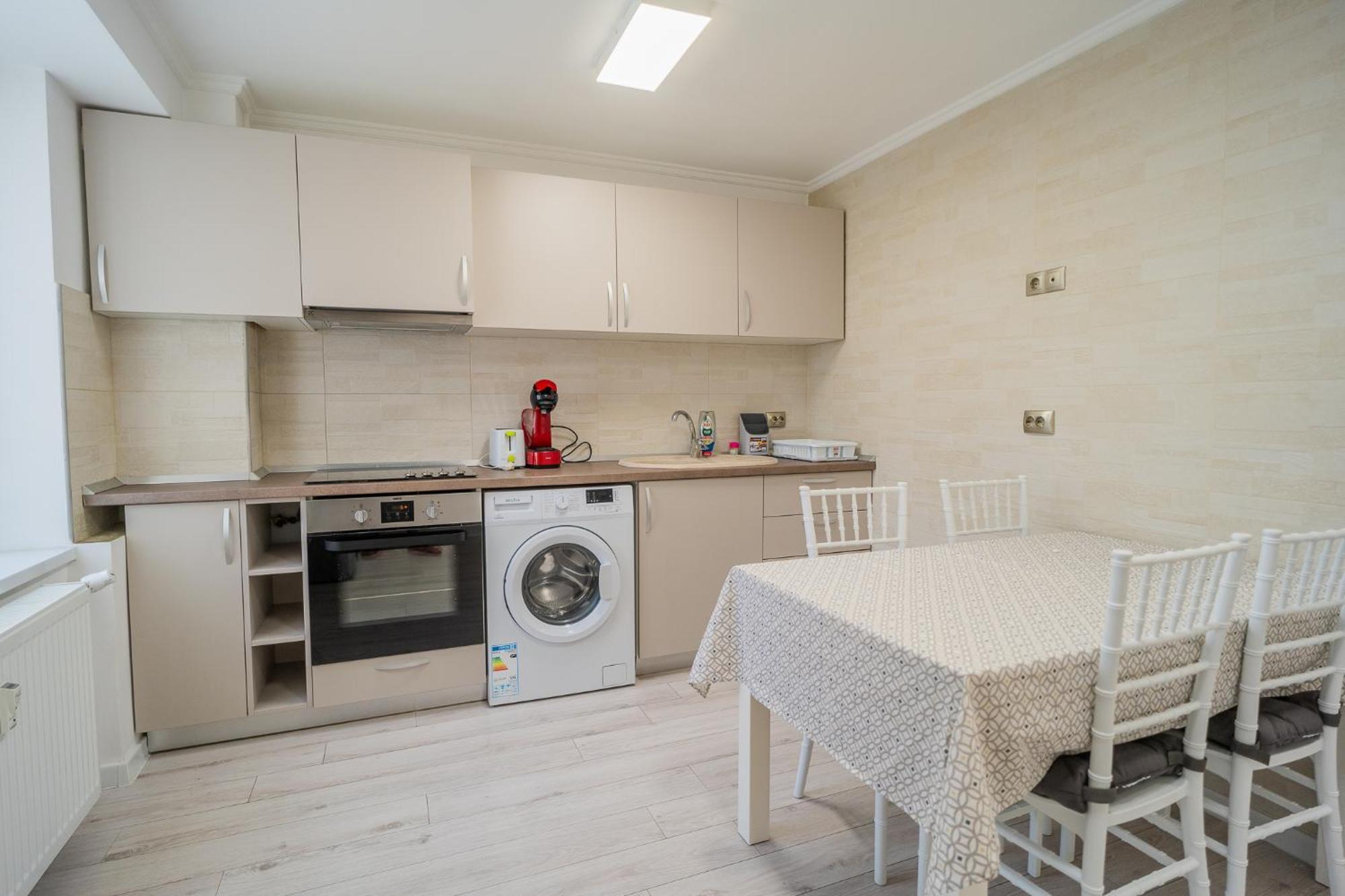 Luxury 2br On Decebal Avenue Bucharest