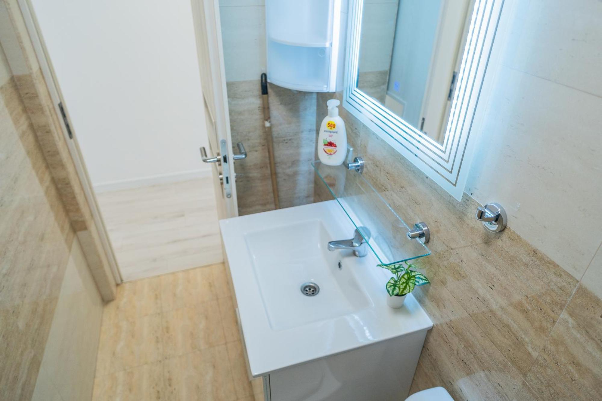 Luxury 2br On Decebal Avenue