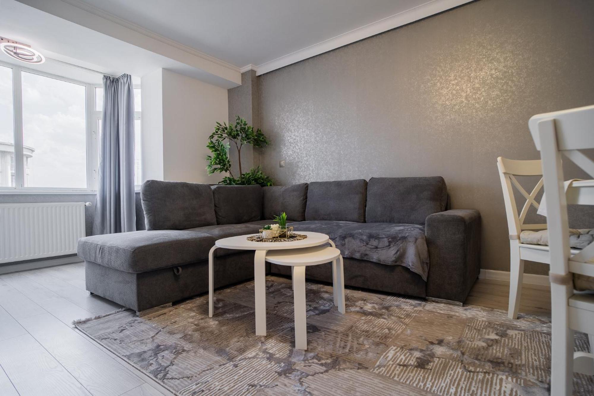 Luxury 2br On Decebal Avenue *