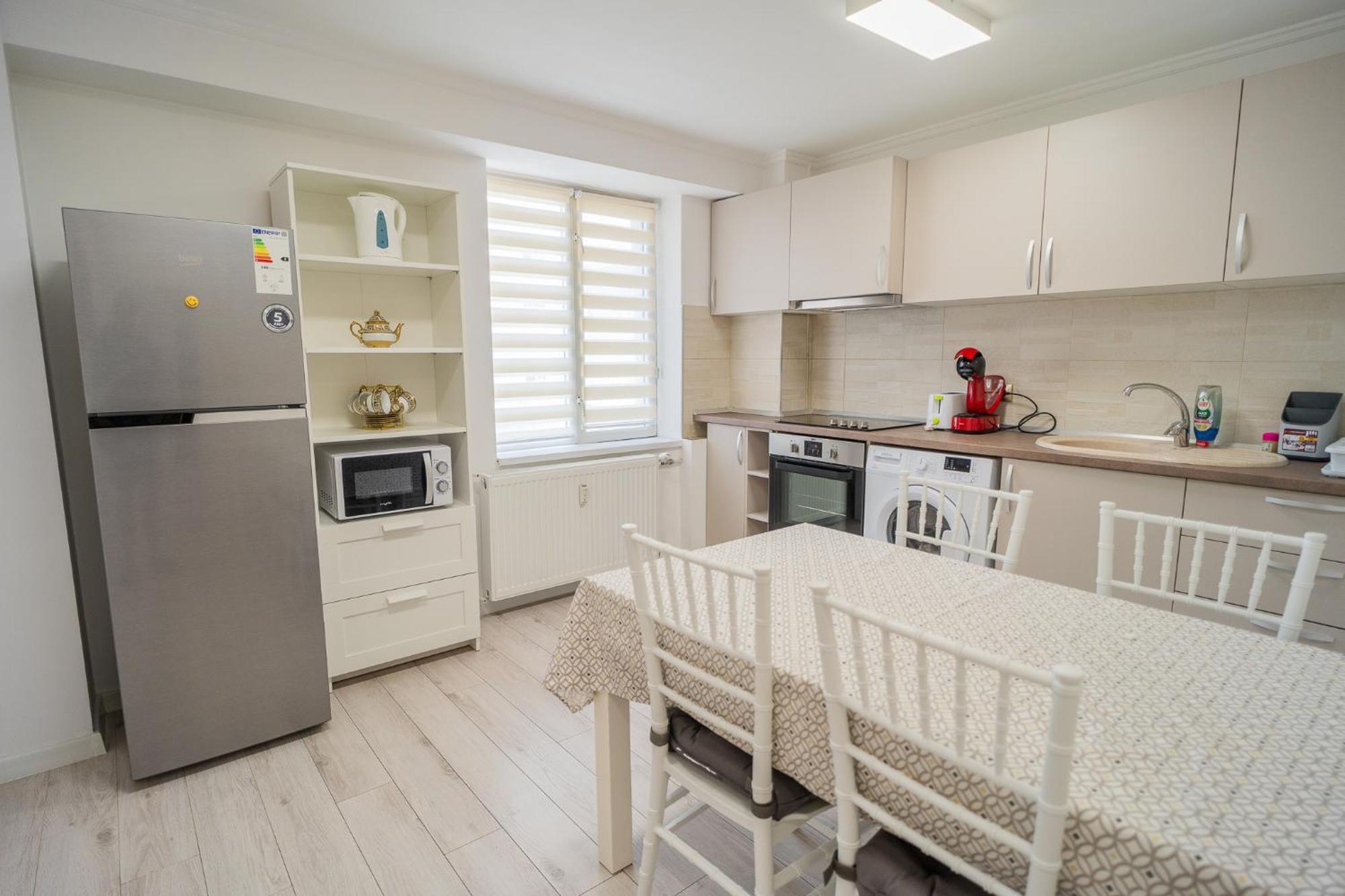 Luxury 2br On Decebal Avenue Apartment
