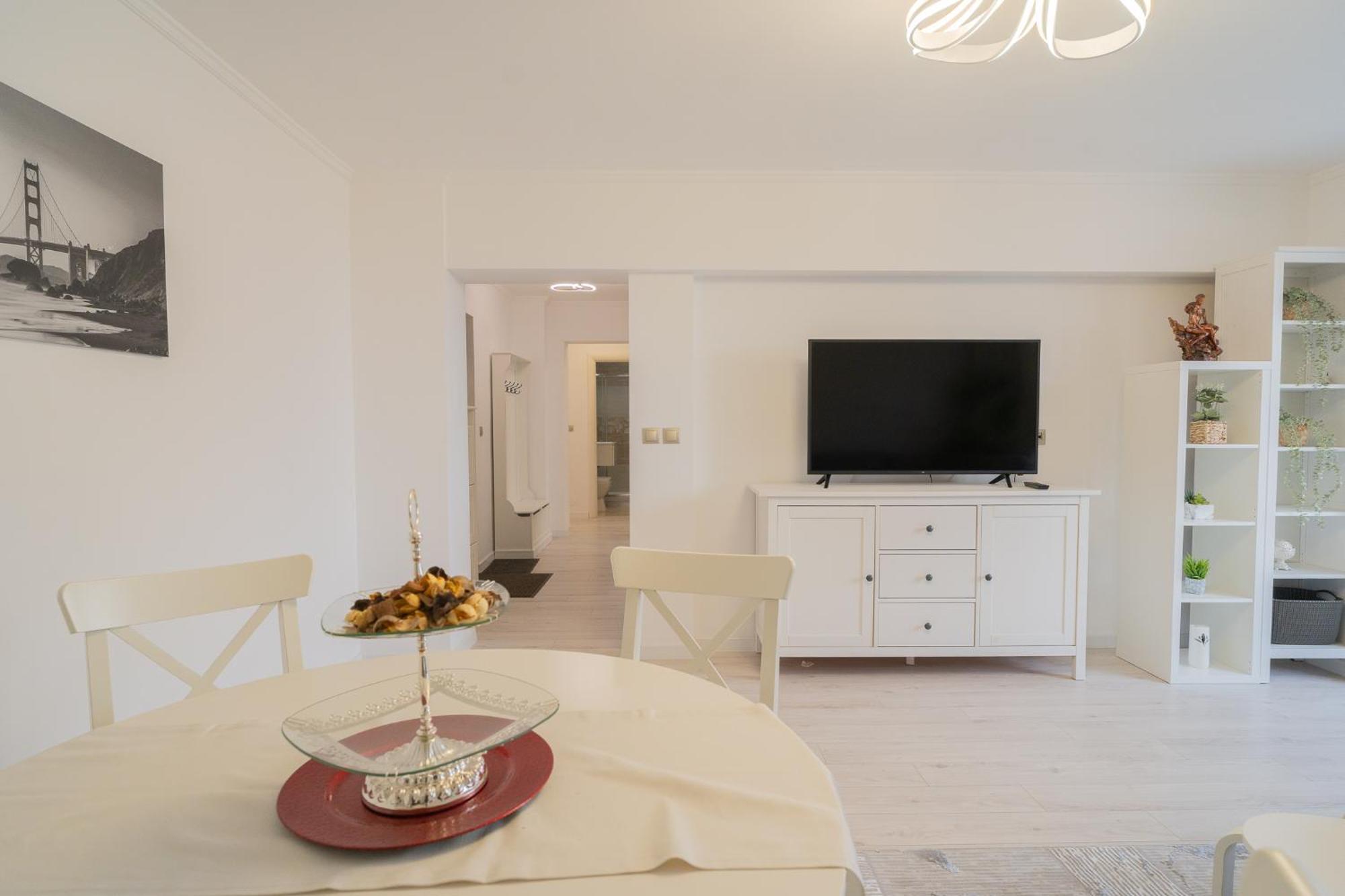 Apartment Luxury 2br On Decebal Avenue Bucharest