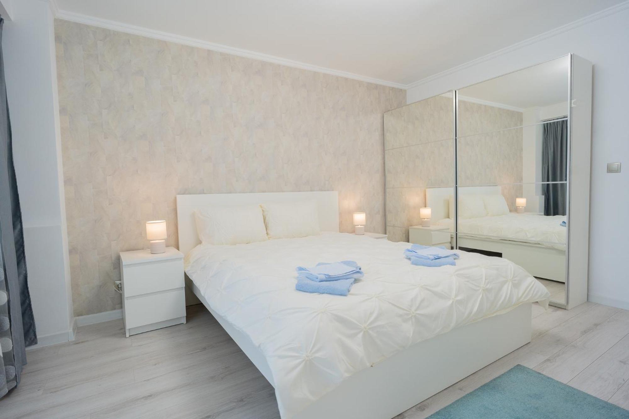 Luxury 2br On Decebal Avenue Apartment *