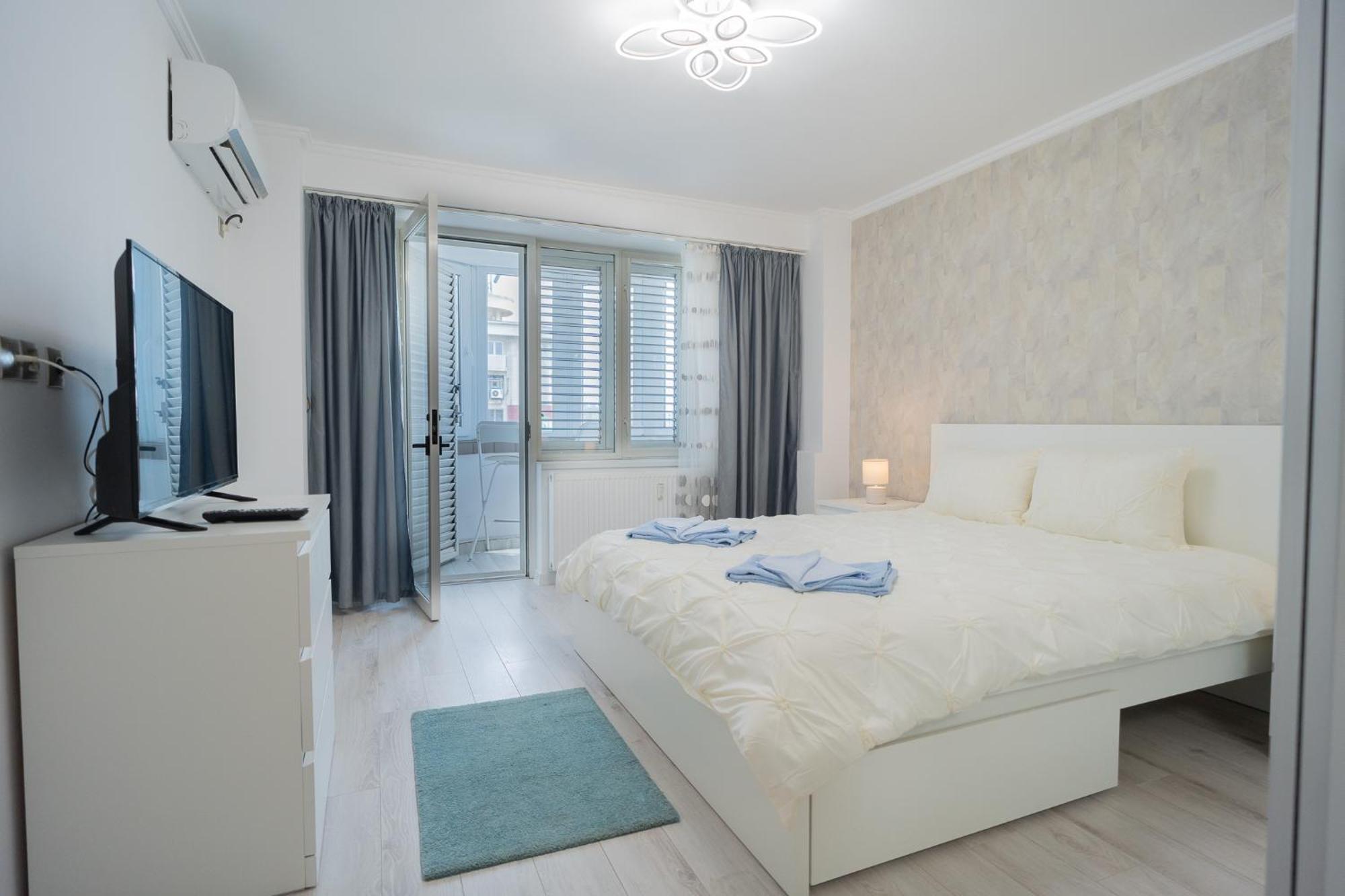 Apartment Luxury 2br On Decebal Avenue