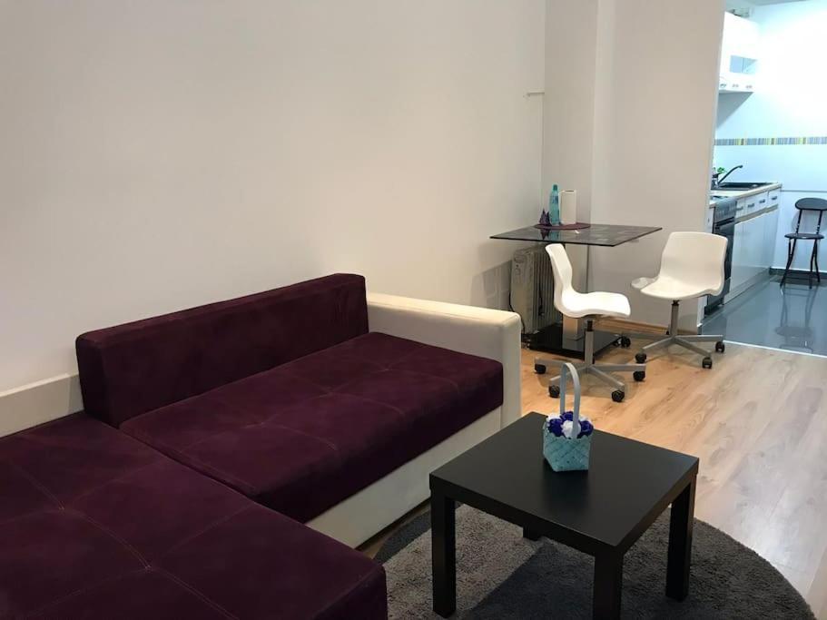 Celiza42 To Rent *