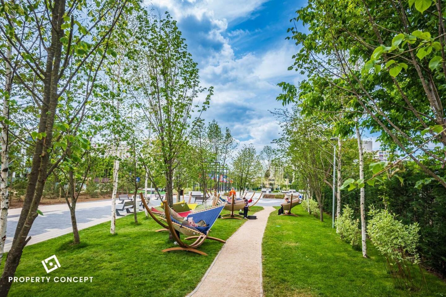 Forest Mist/plaza Afi Mall *