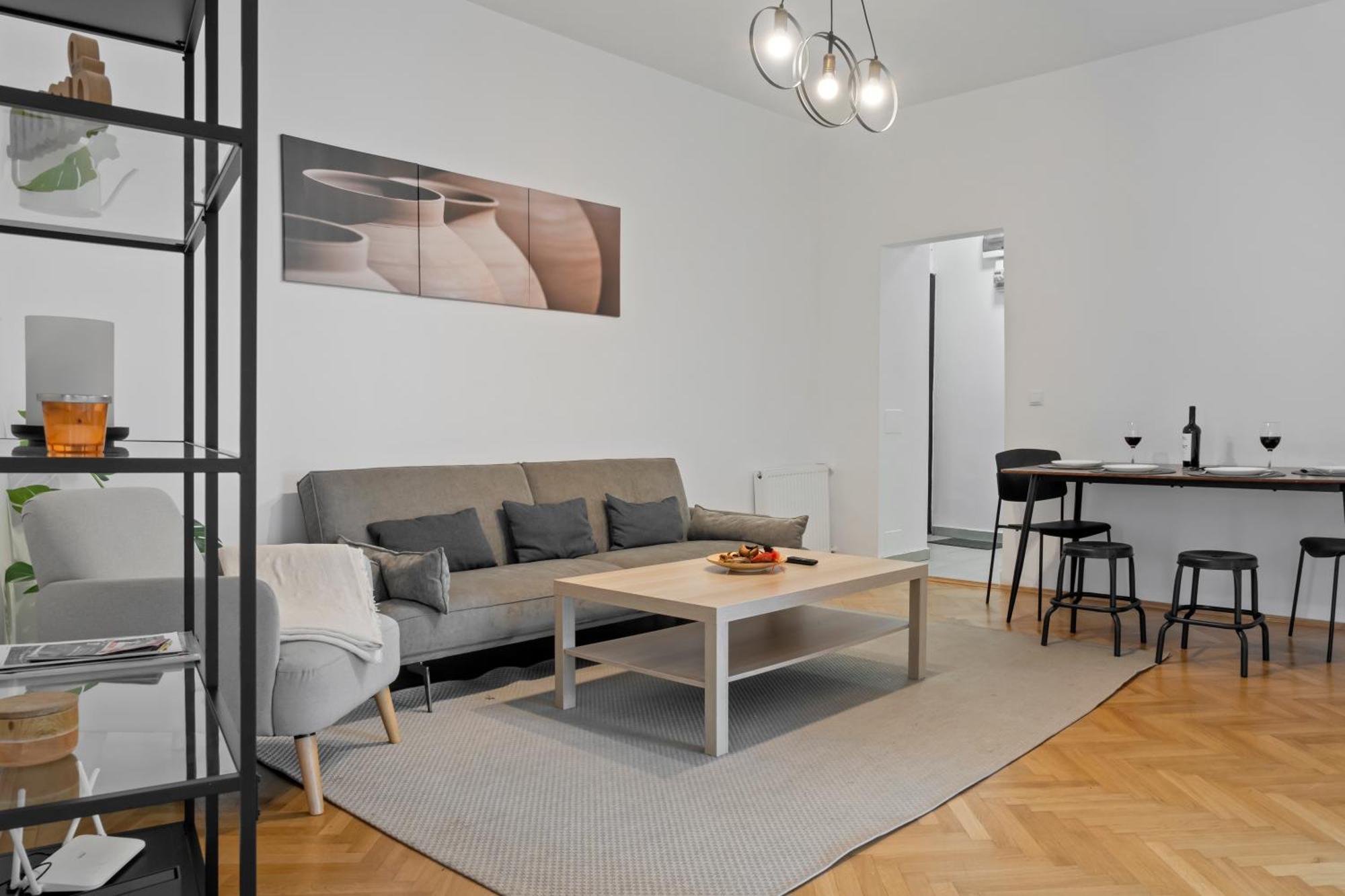 Ultracentral Dreamland 3 Bdrm * Bucharest