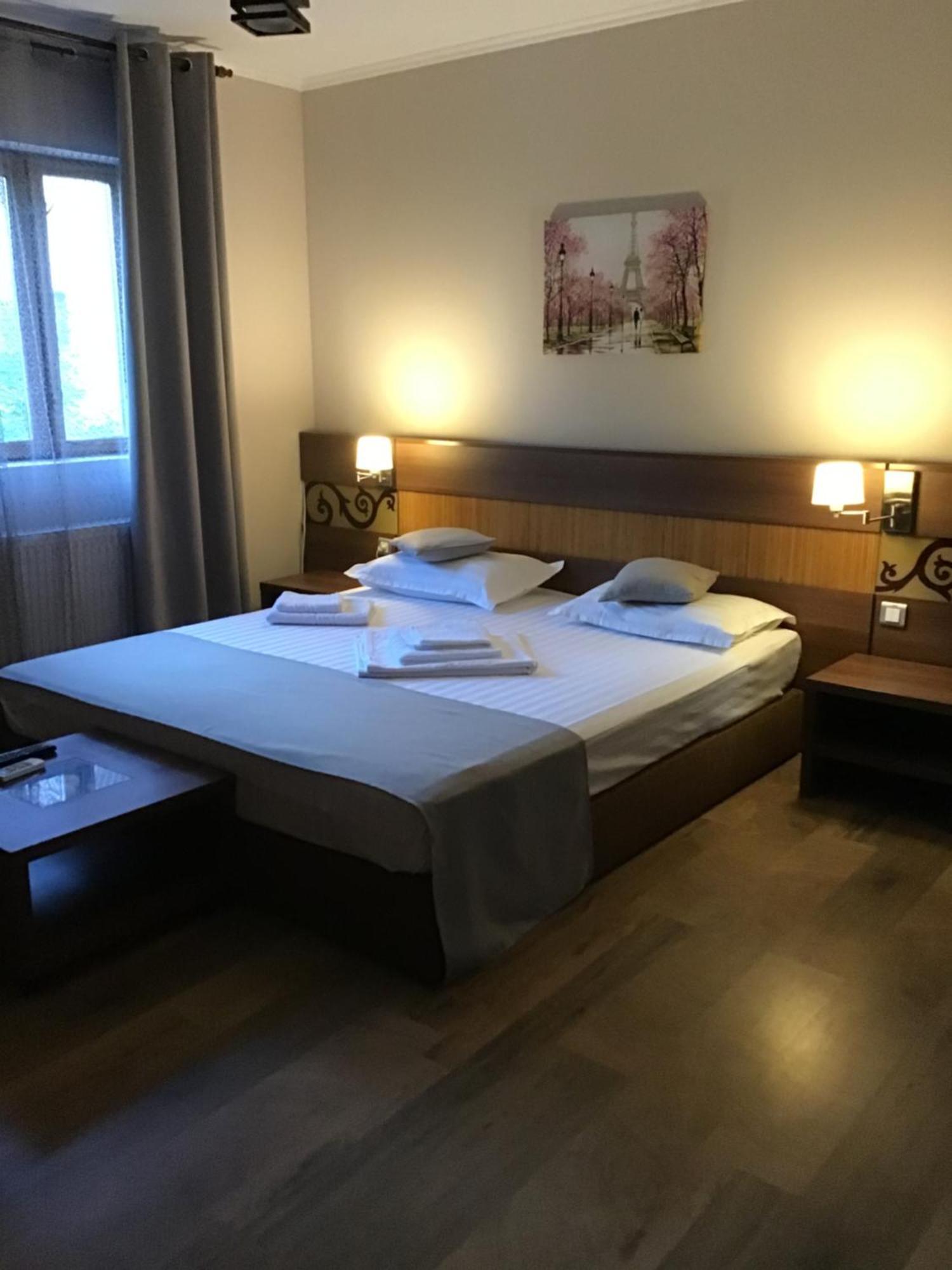 Rora Rose Bucharest