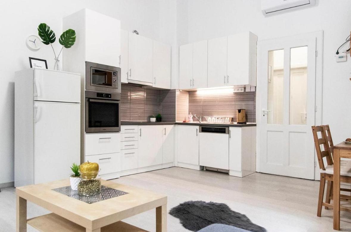 Tohani The Place White Morning, Late Chack-out Available Apartment Bucharest