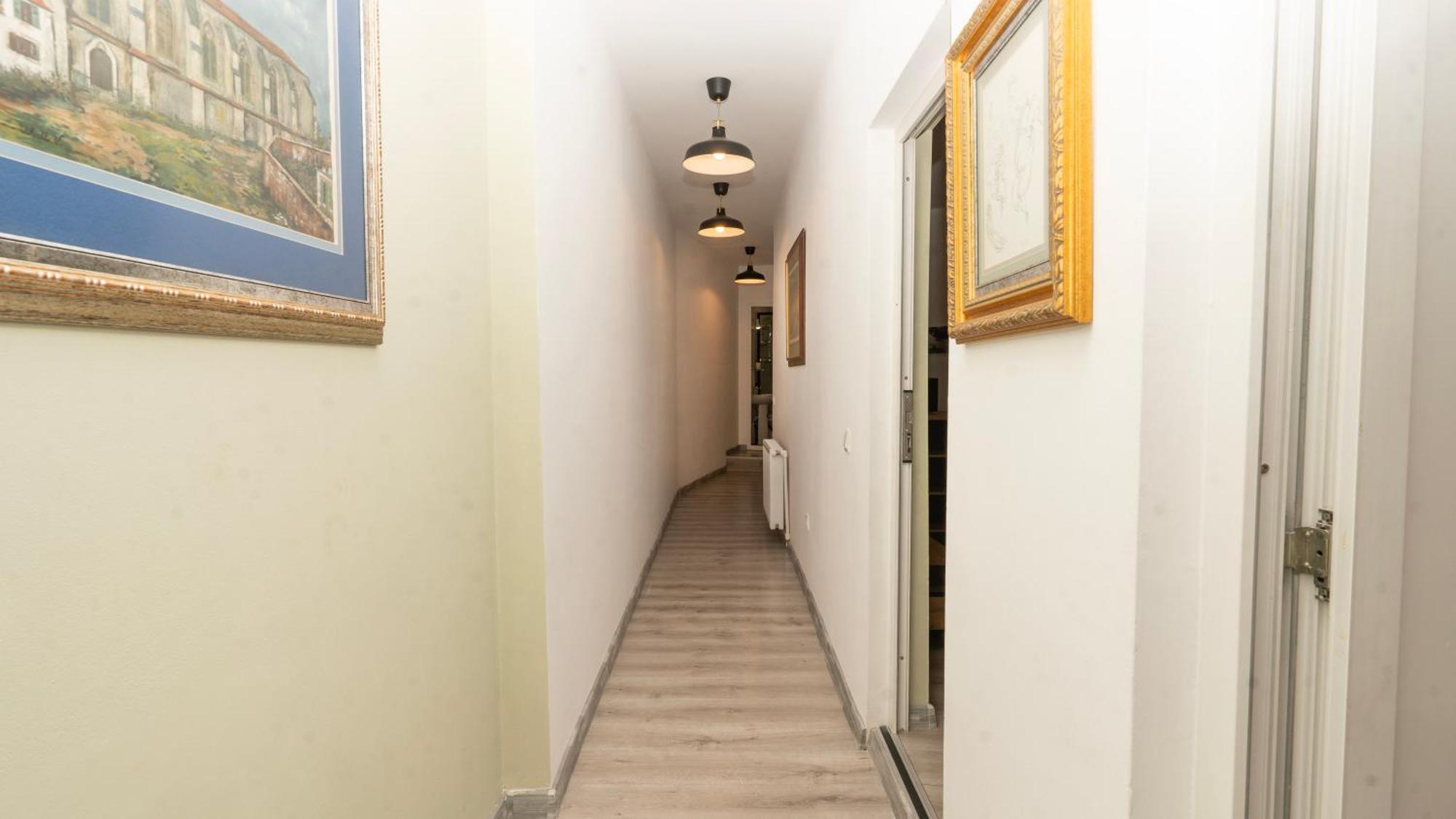 Downtown Tudor Arghezi House Apartment *