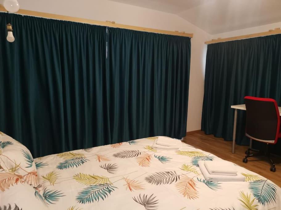 Ultracentral 4 *
