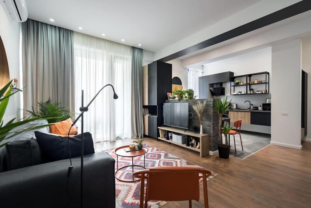 15 - New Building & Parking Apartment *