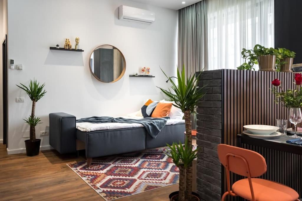 Apartment 15 - New Building & Parking *