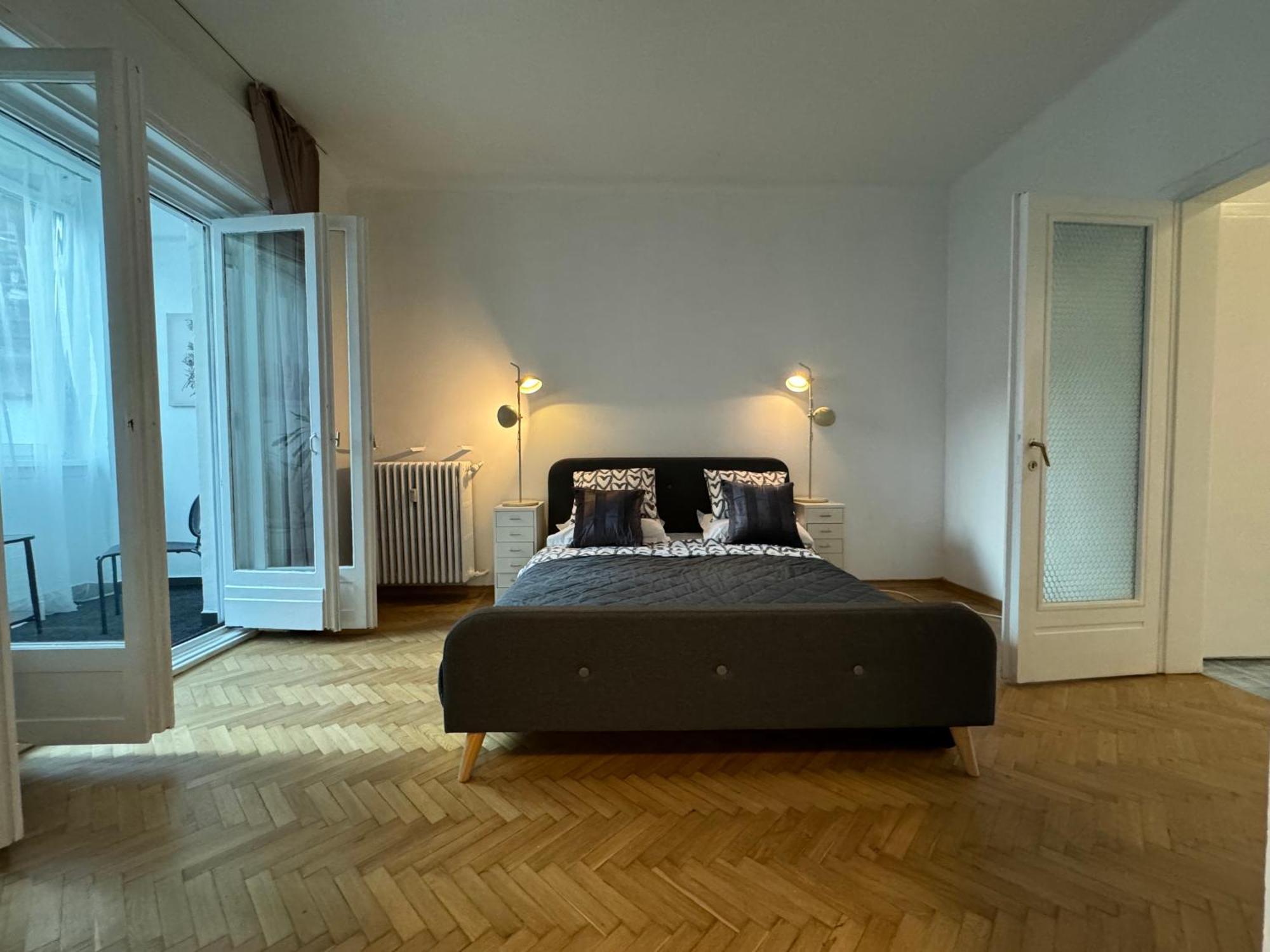 Apartamento Airy & Beautiful Downtown *