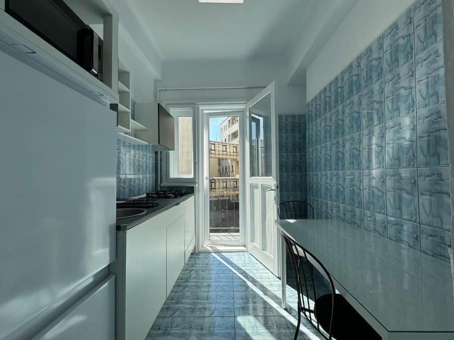 Apartamento Airy & Beautiful Downtown