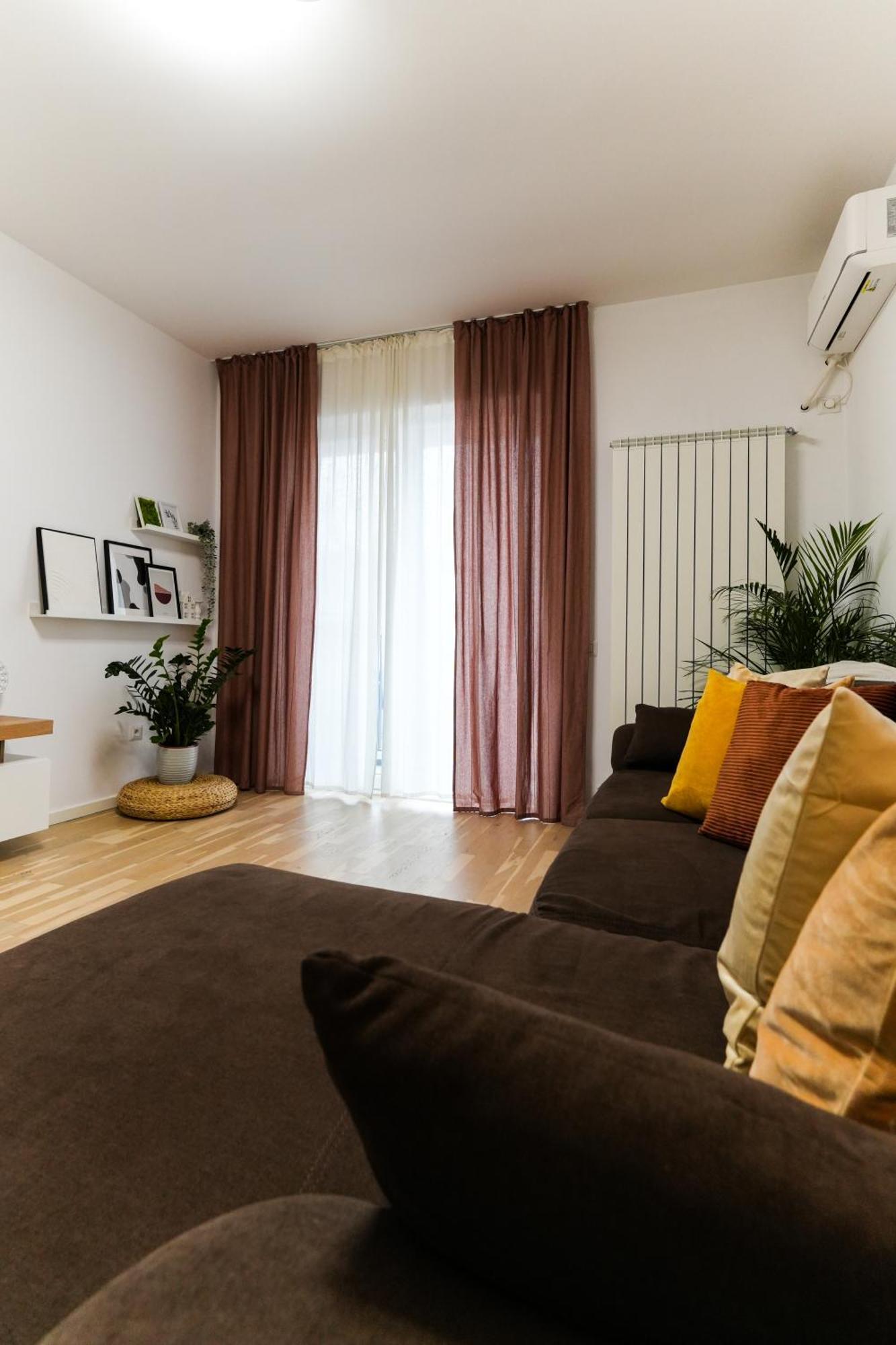 Apartament Amalia - Quiet 1br With Parking & Wi-fi
