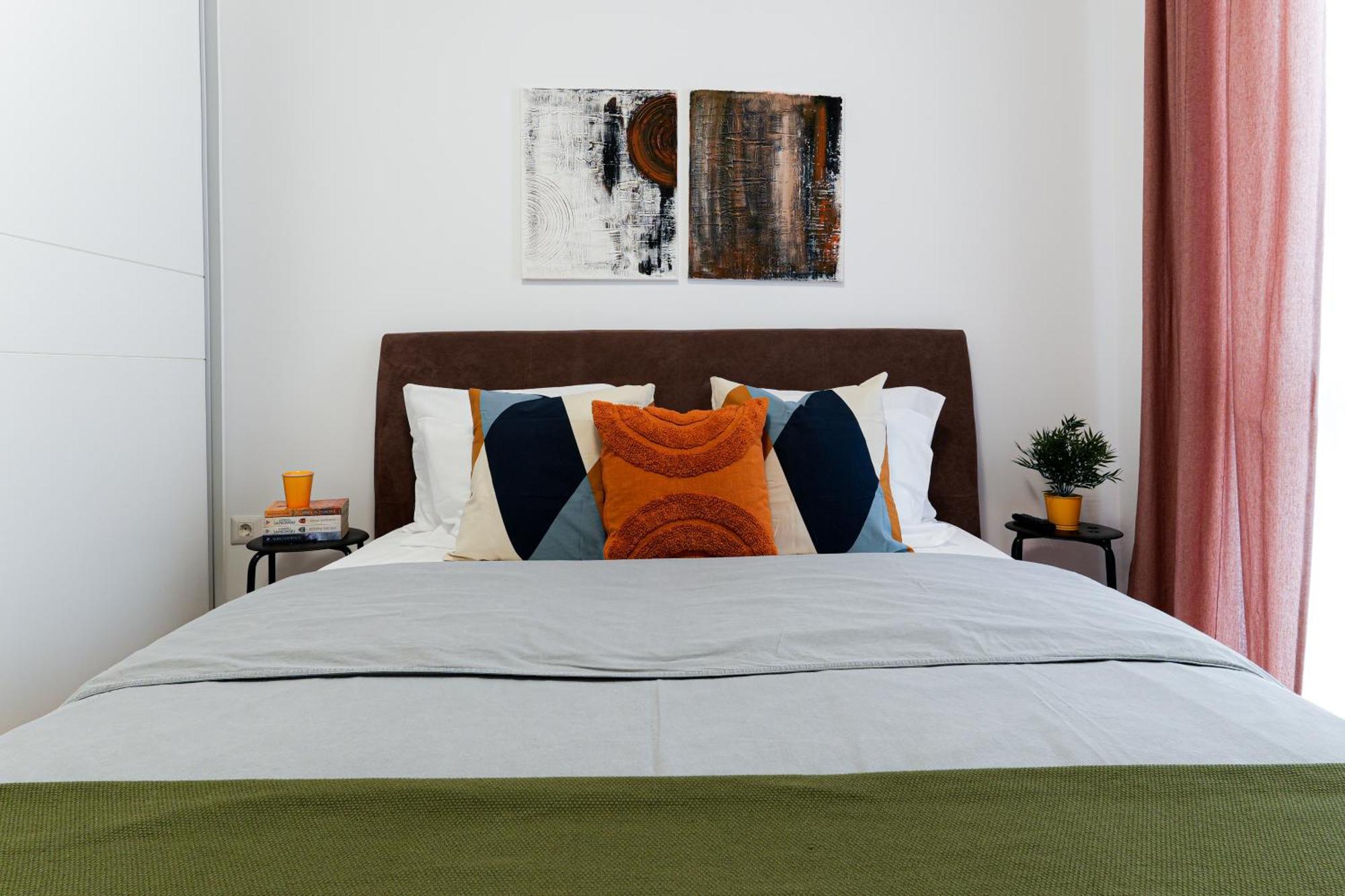 Apartament Amalia - Quiet 1br With Parking & Wi-fi Bucureşti
