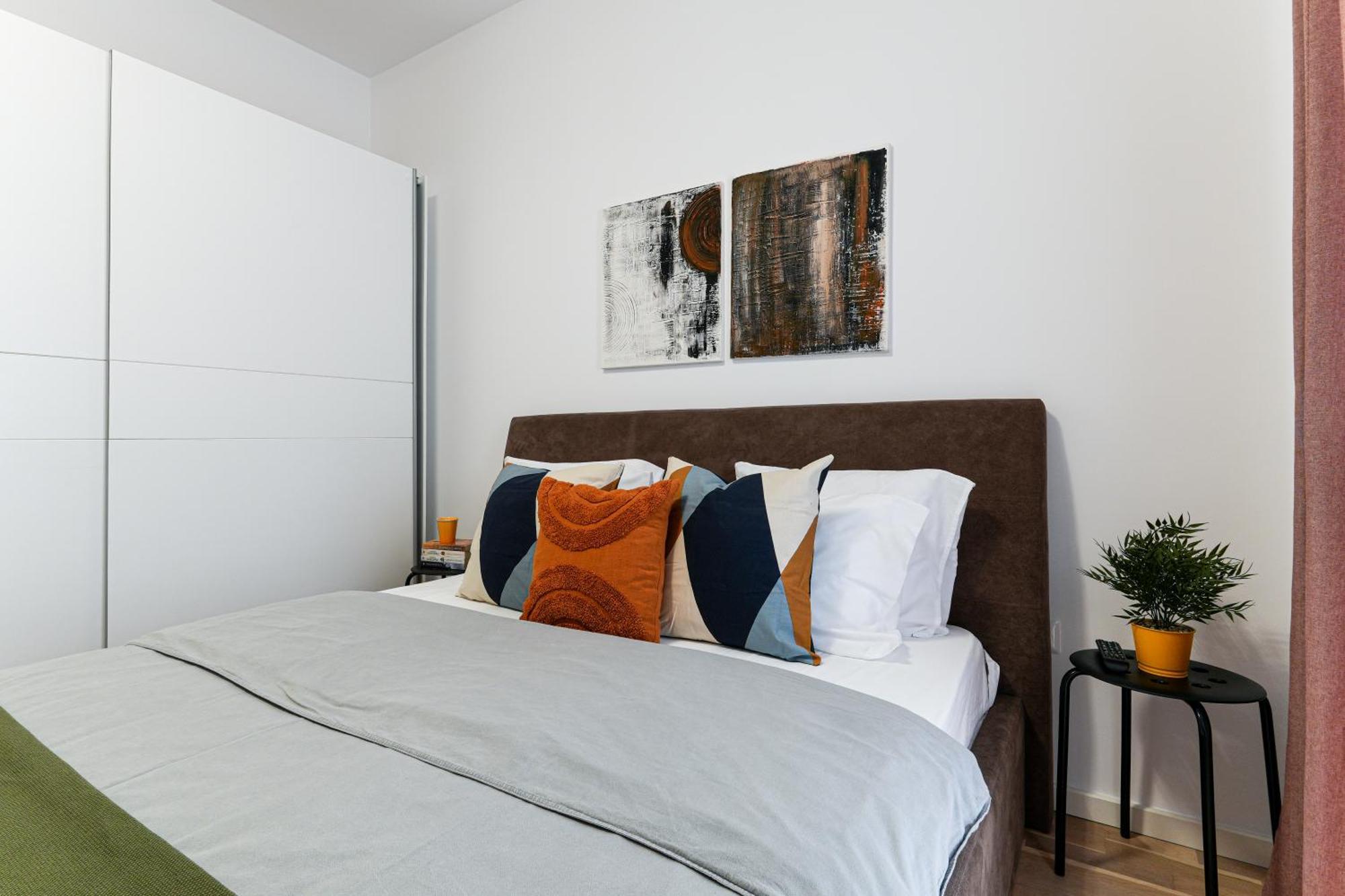 Amalia - Quiet 1br With Parking & Wi-fi * Bucureşti