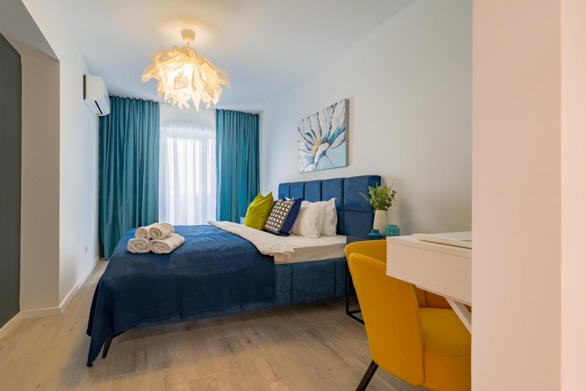 Luca - Luxury Park-view With Balcony & Parking *