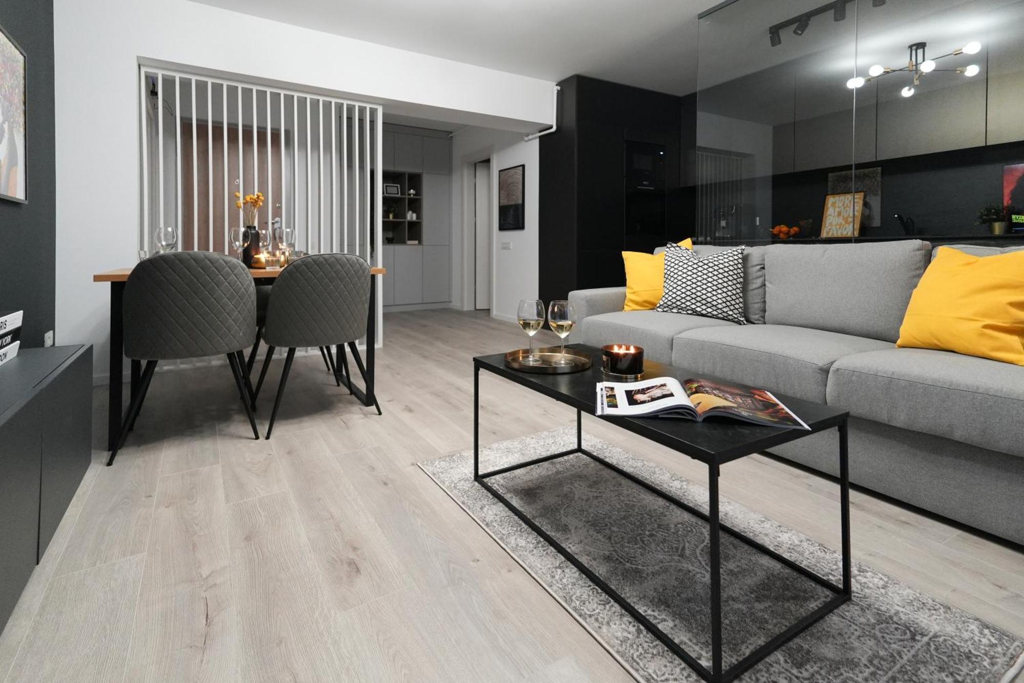 Luca - Luxury Park-view With Balcony & Parking