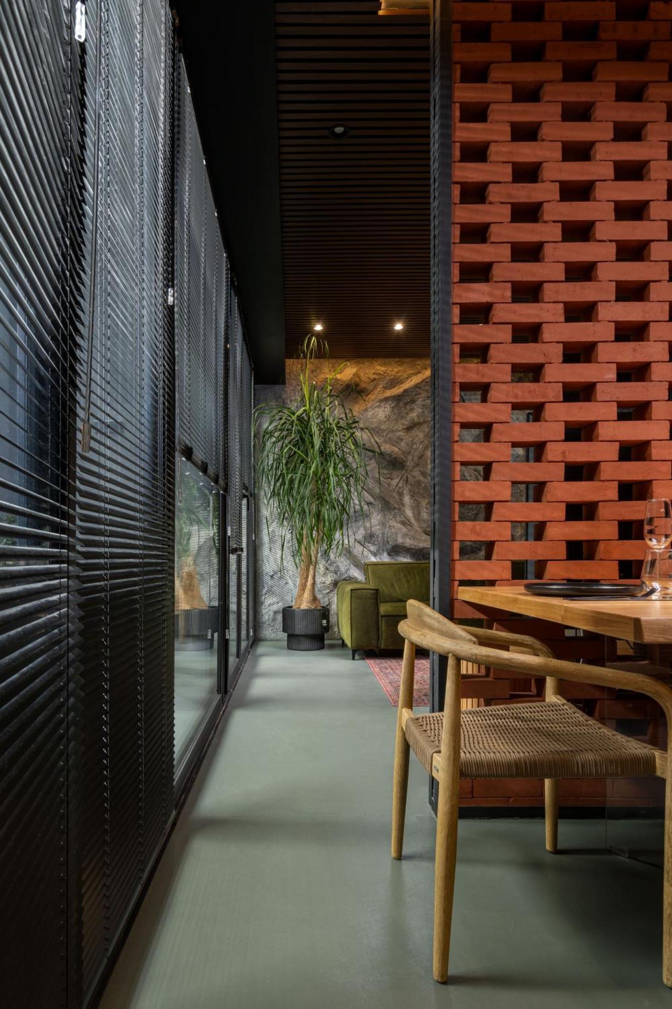 Win Herastrau - Luxury Jungle Vibes 2br - Private Parking Apartment Bucharest