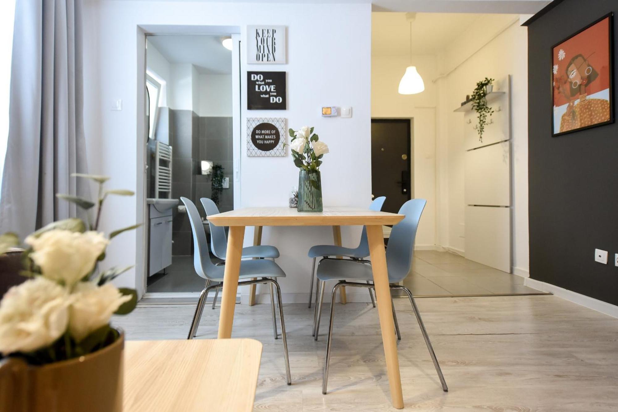 Cozy 2-bedroom Retreat In The Heart Of History Apartment