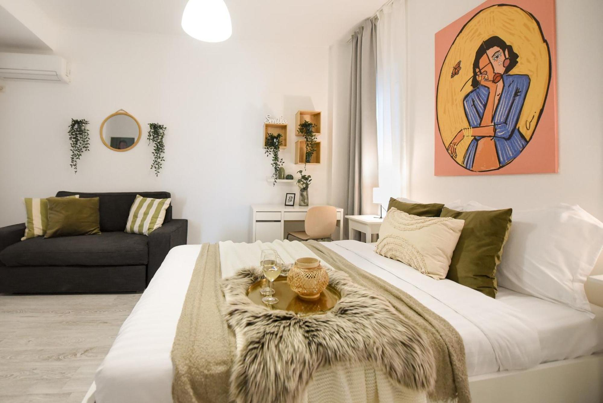Cozy 2-bedroom Retreat In The Heart Of History * Bucharest