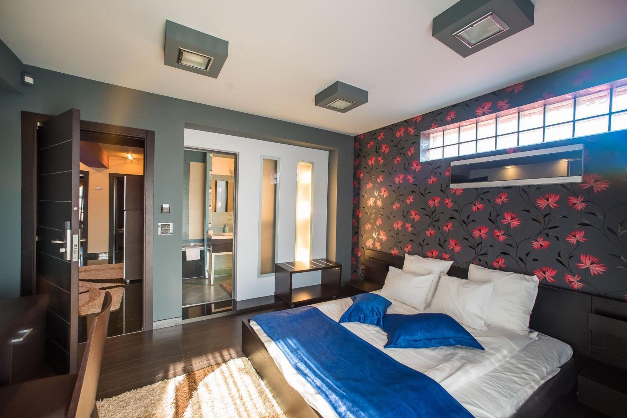 Simple Self Check In Homestay Bucharest