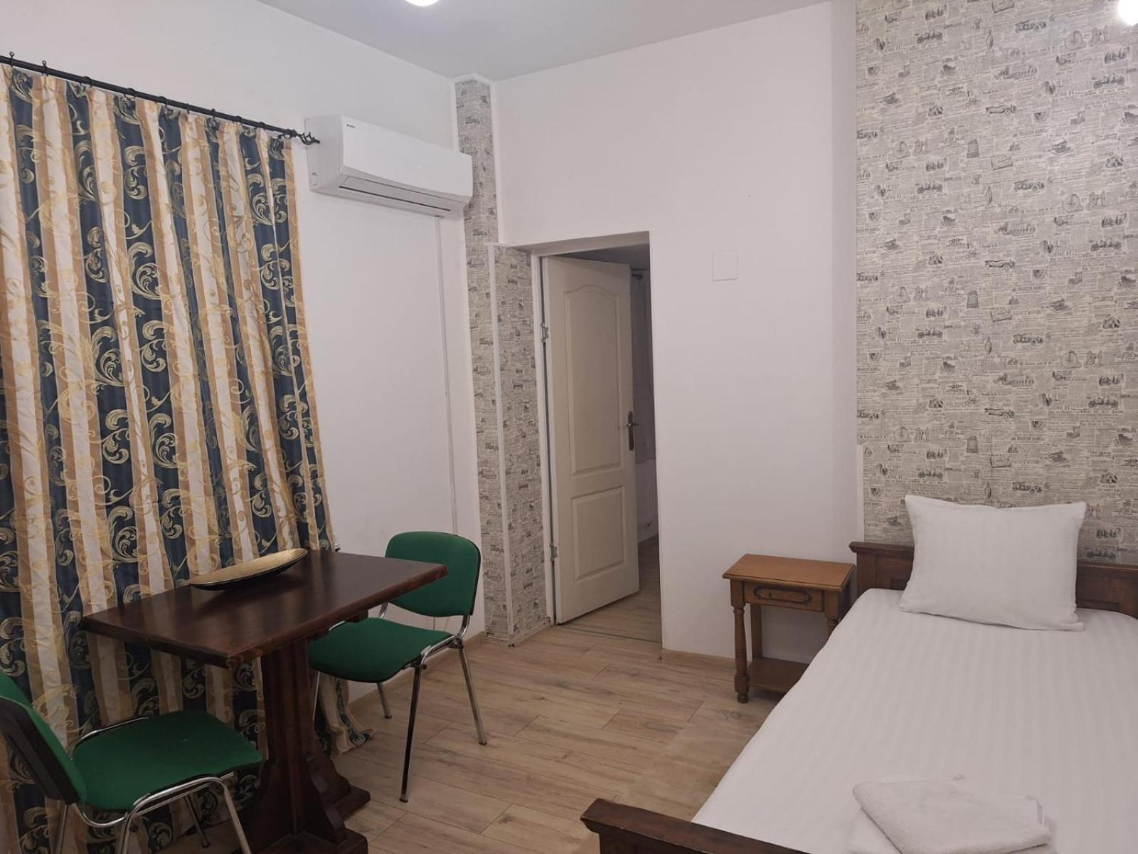 Ris Piata Romana Bucharest