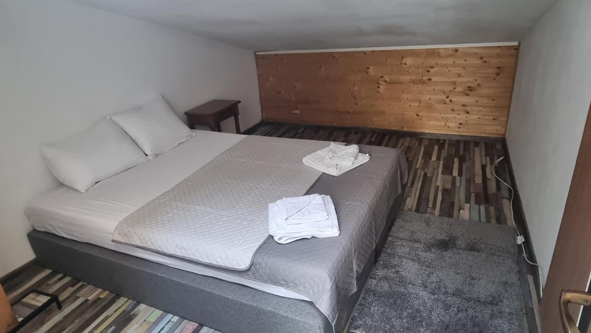 Guest house Ris Piata Romana