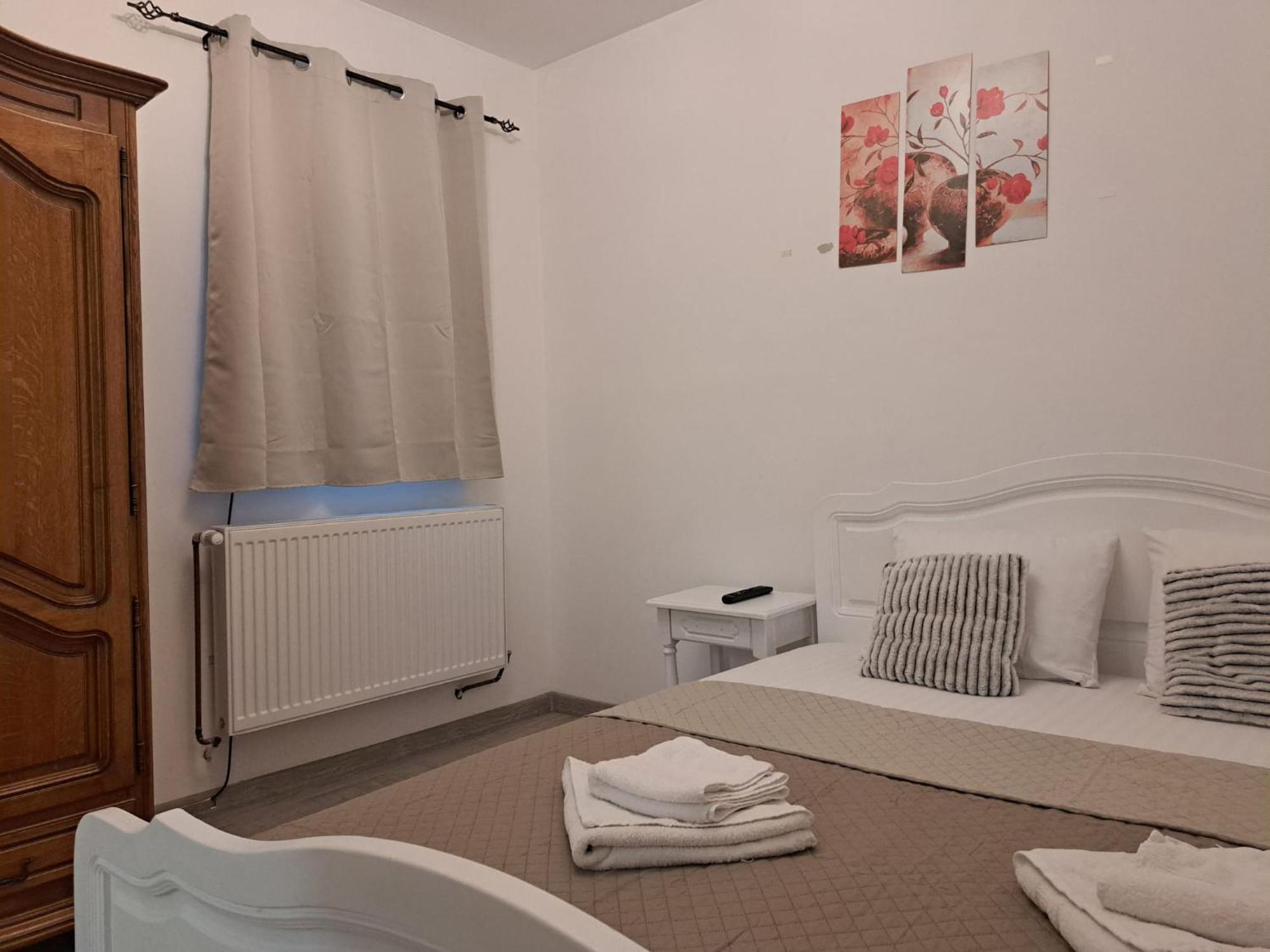 Ris Piata Romana Guest house