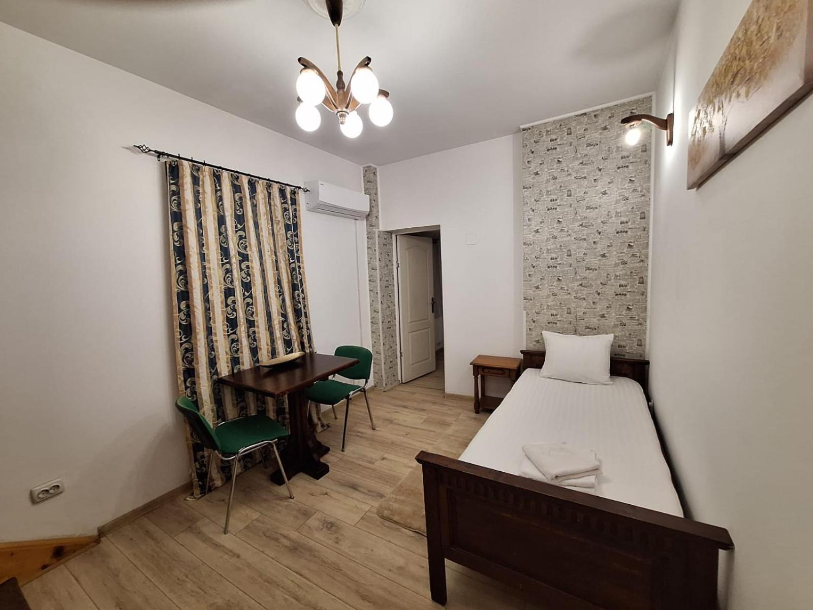Ris Piata Romana Guest house