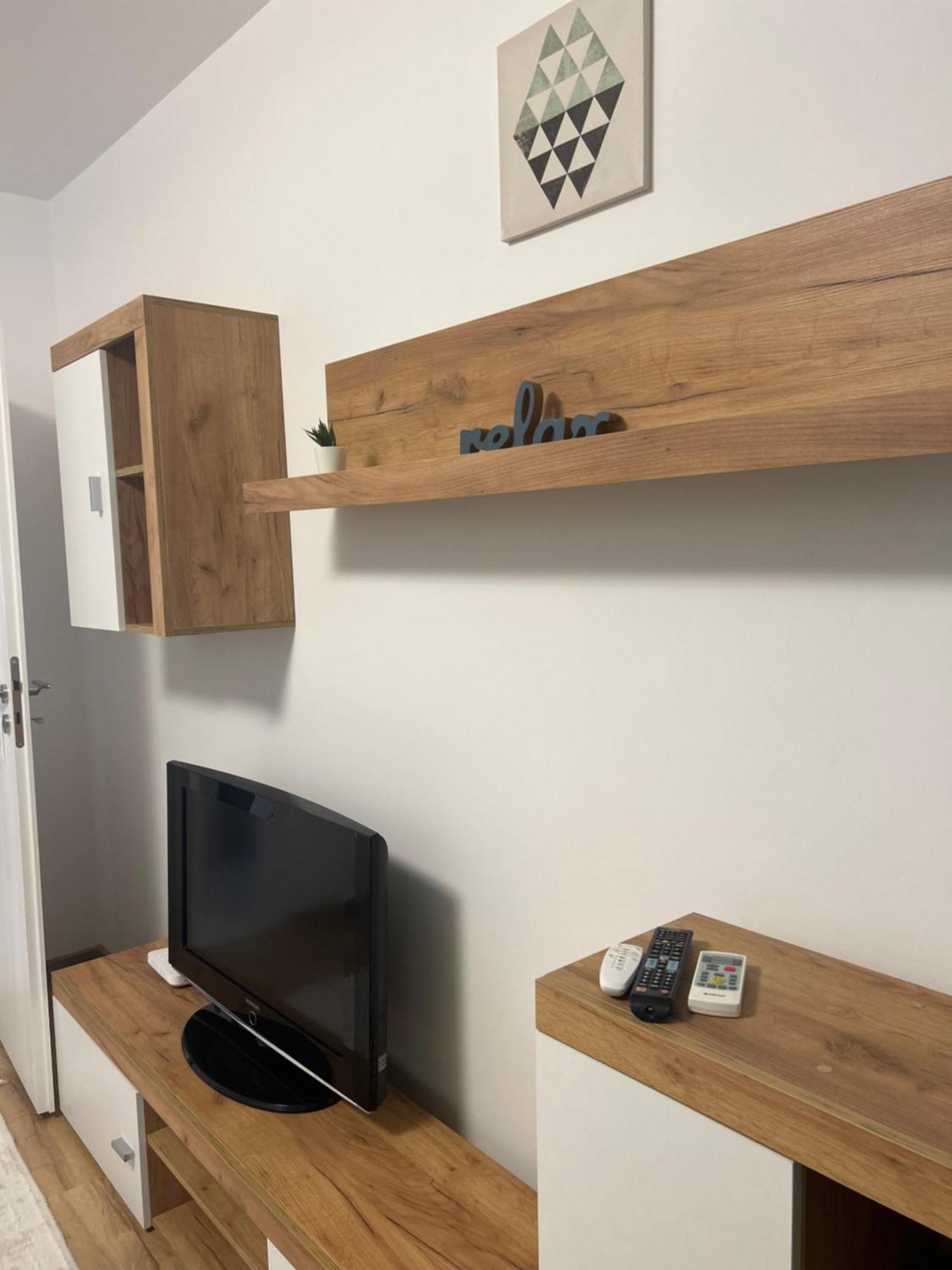 Apartament Stylish With Balcony At Exigent Plaza - 04 *