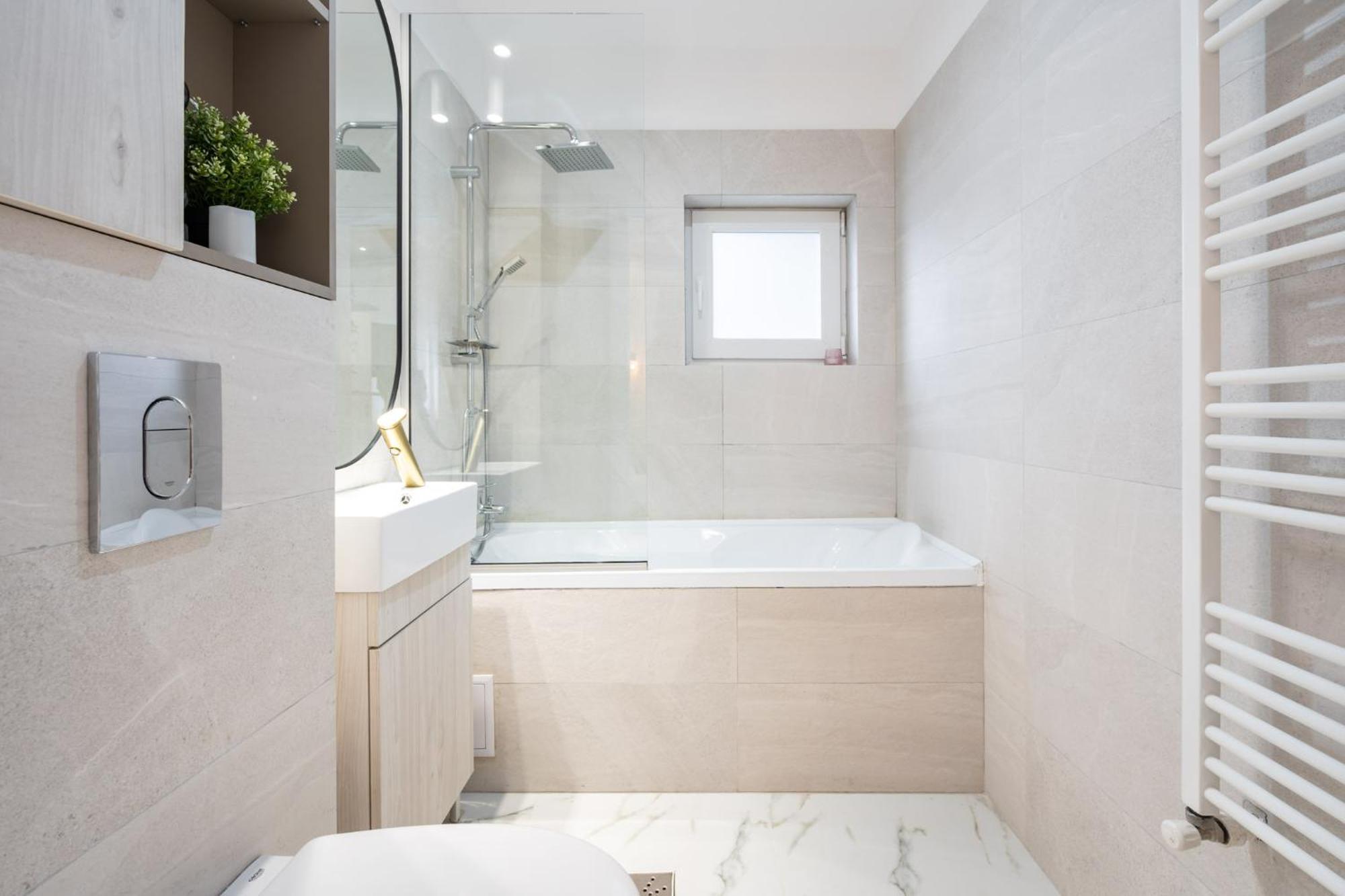 Elegant Escape With Balcony Calea Victoriei *