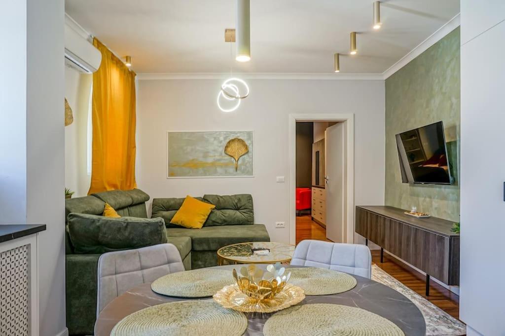 Chic 2br - Ateneu - Center Apartment Bucharest
