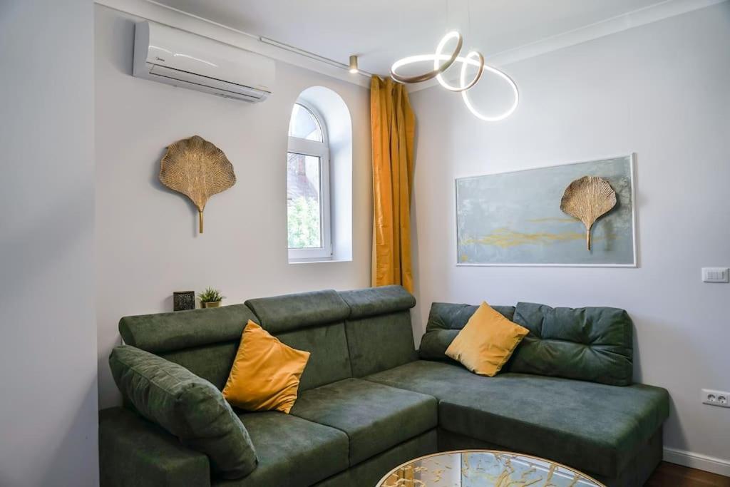 Apartment Chic 2br - Ateneu - Center Bucharest