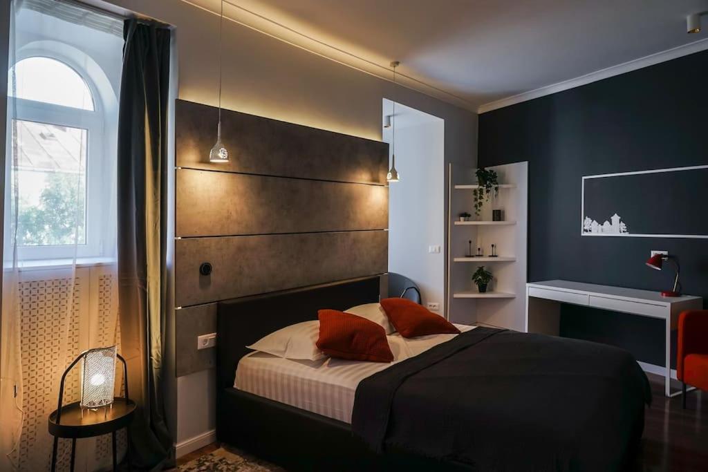 Chic 2br - Ateneu - Center * Bucharest