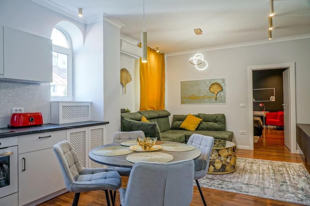 Chic 2br - Ateneu - Center Bucharest