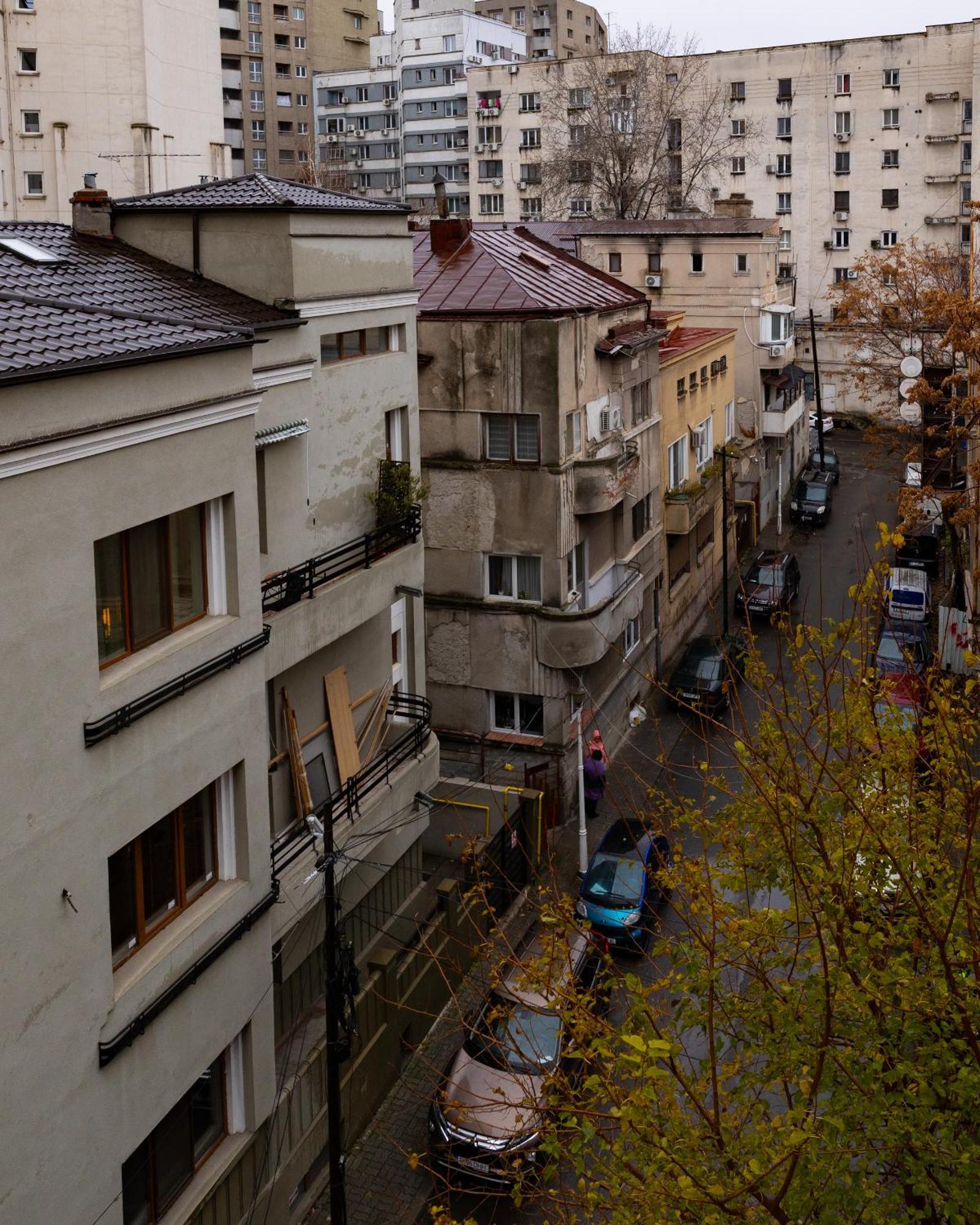 Old Deluxe - River View ! Apartment