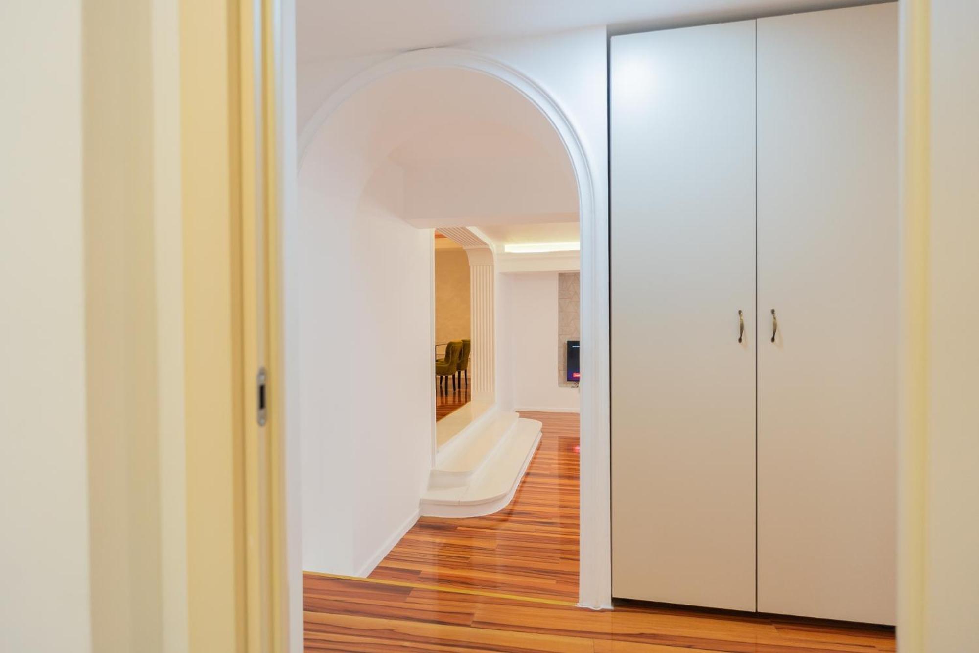 Luxurious With Swimming Pool - Herastrau Park Apartment *