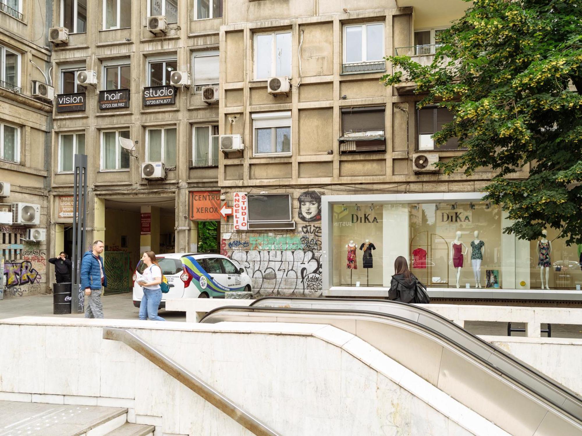Luna - Romana Square Apartment *